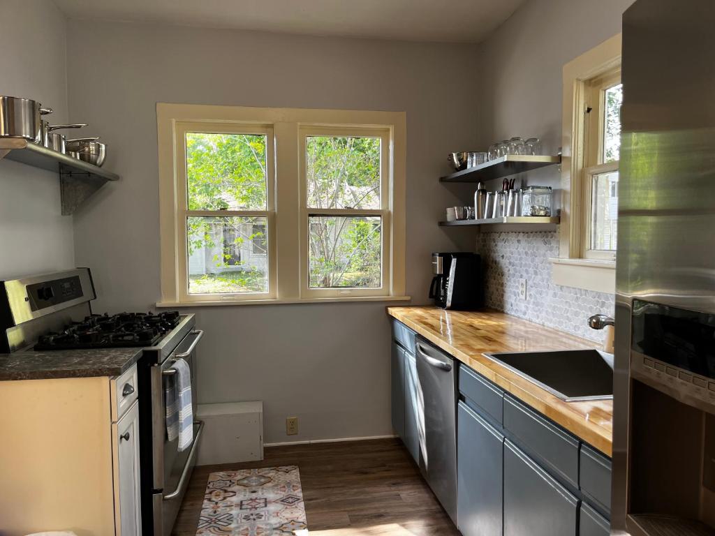 Southern Charm in Lakeland photo 3