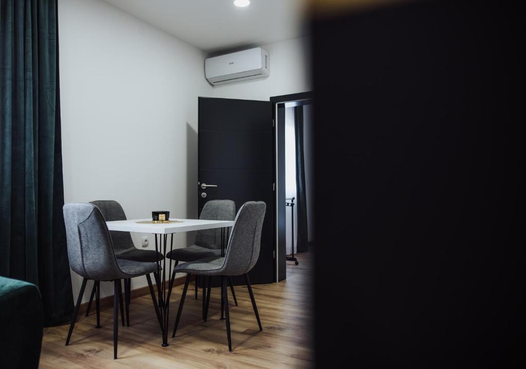 Modern Apartment 3 photo 2