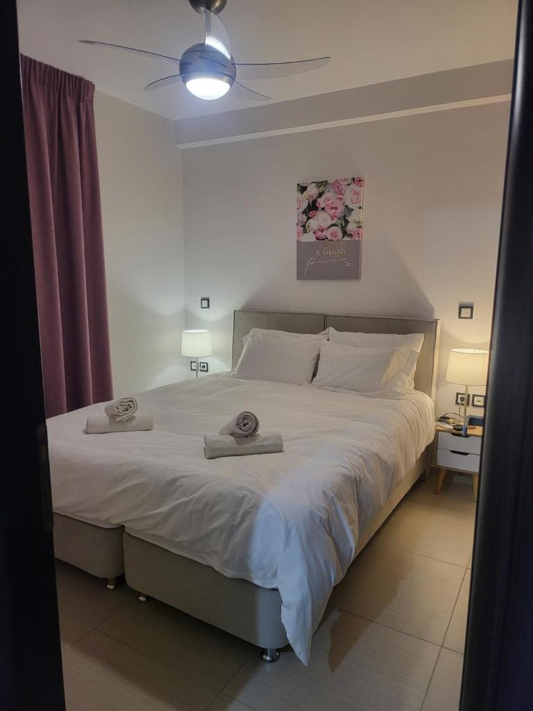 Bovis Apartments #1, Attica