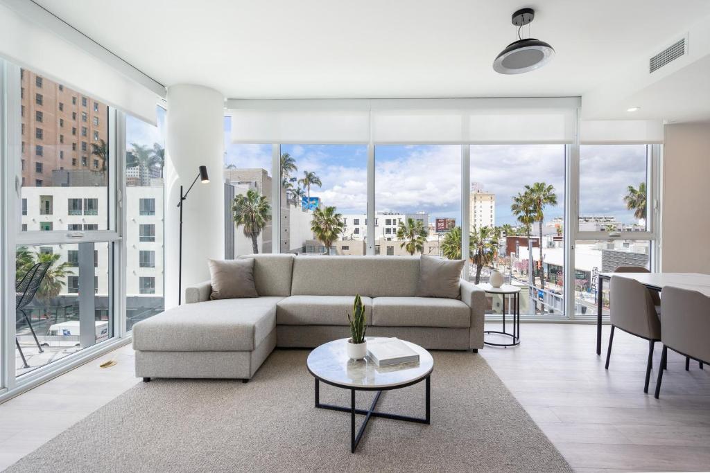 Level Long Beach - East Village photo 1