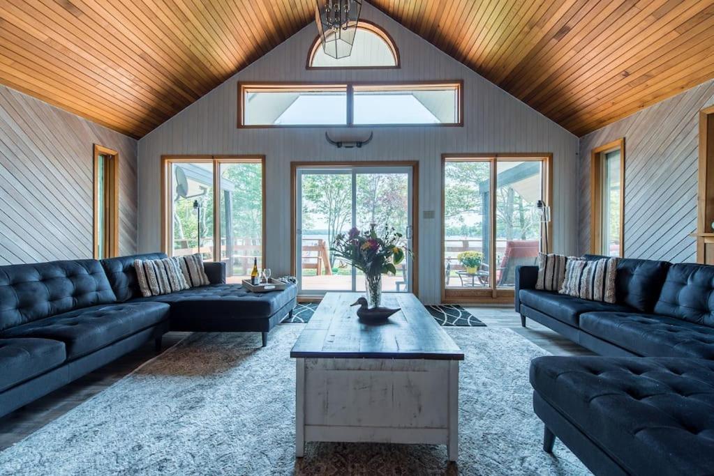Lakefront Cottage with Private Dock