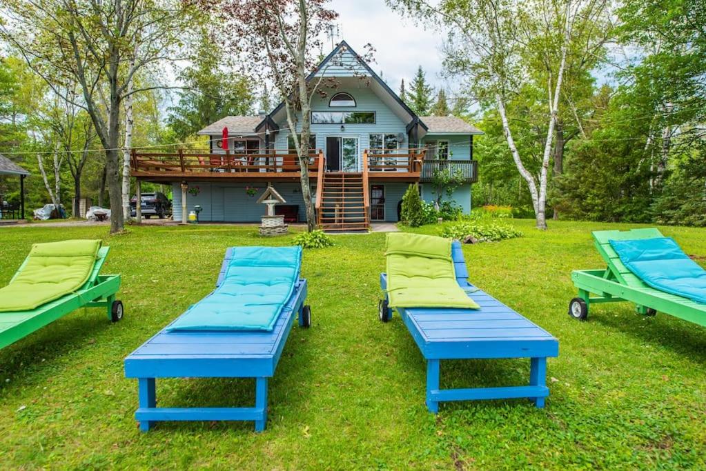 Lakefront Cottage with Private Dock photo 3