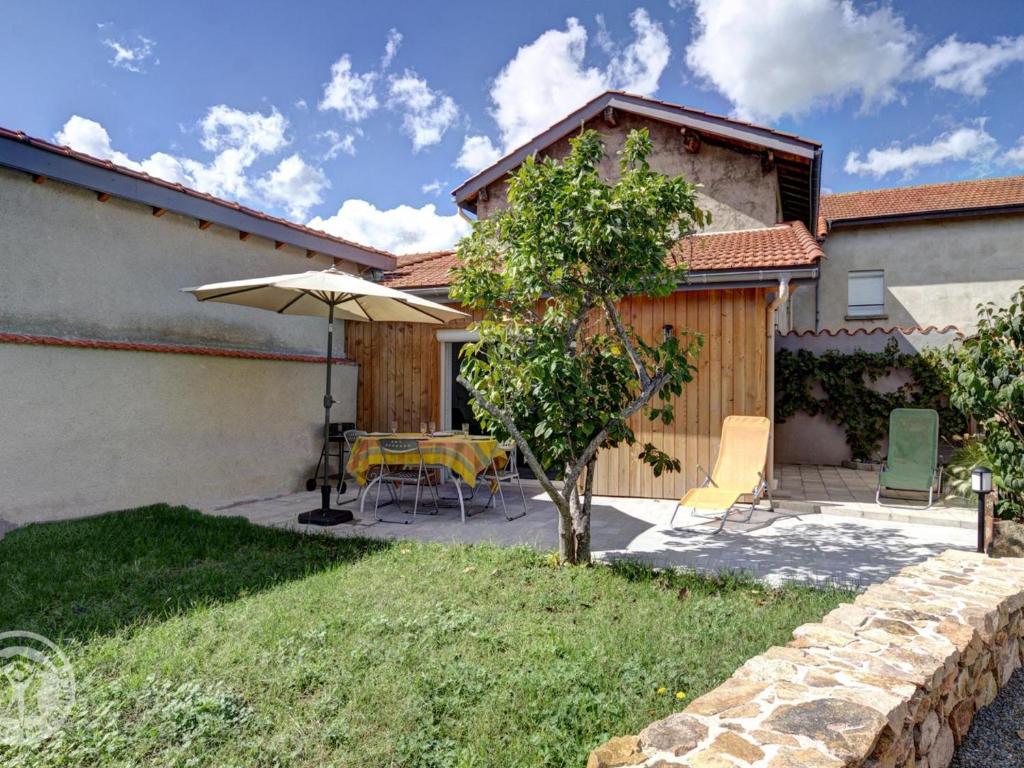 Gîte Balbigny, 3 pièces, 4 personnes - FR-1-496-282 photo 1
