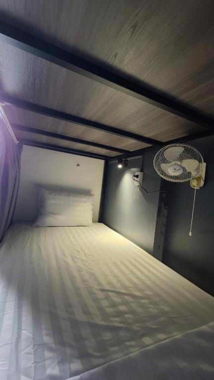 Bay Hostel - Hanoi Lucky - 11 Ngõ Huyện