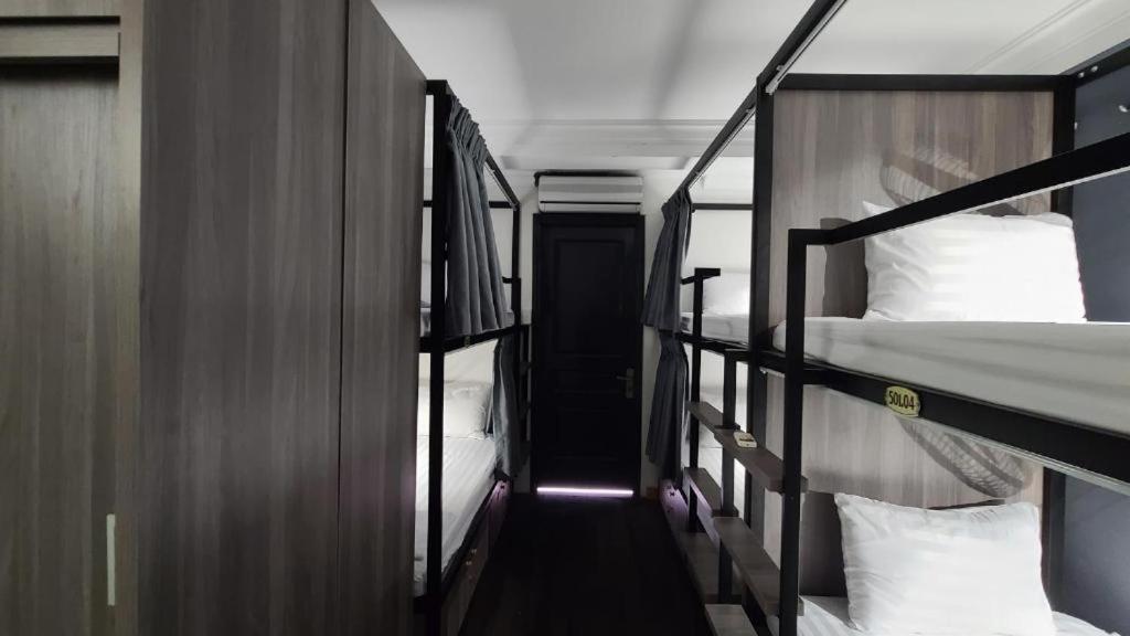 Bay Hostel - Hanoi Lucky - 11 Ngõ Huyện