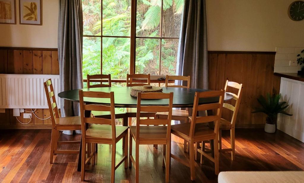 Tall Trees Eco Retreat - Fern Cottage photo 2