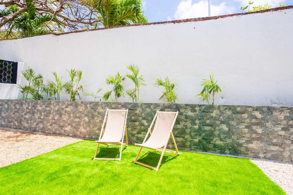 Modern 3BR Home with Own Private Pool photo 2