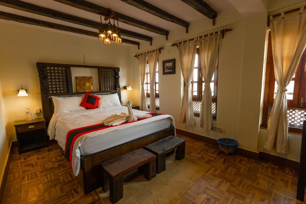 Vajra Guest House & Restaurant photo 2