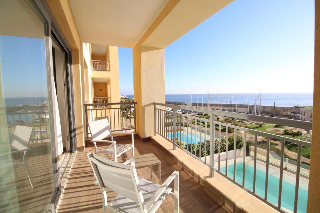 Stunning Seafront Portomaso Apartment photo 1