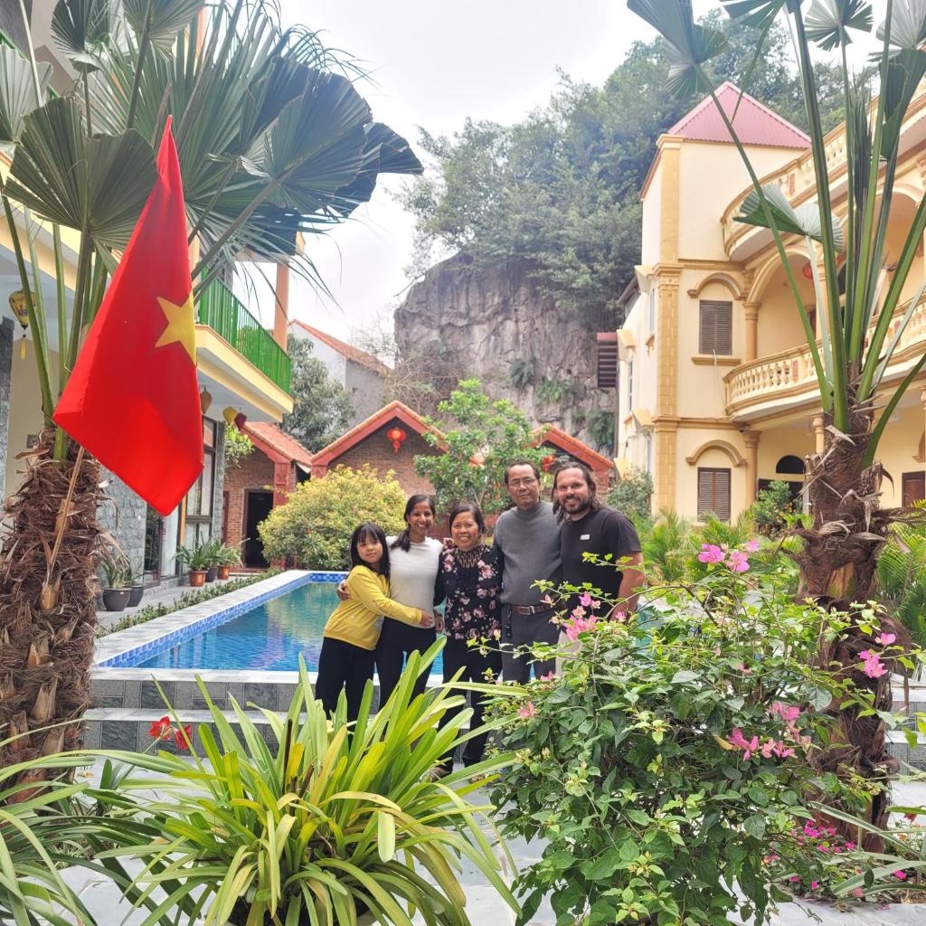 Tam Coc Mountain Lake Homestay