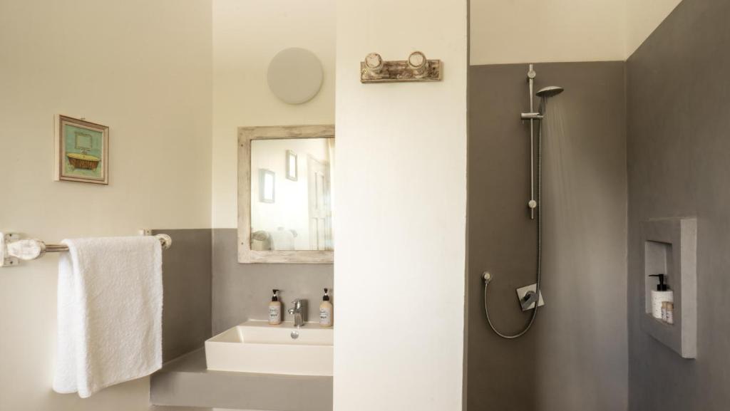 Casamia Suites photo 4