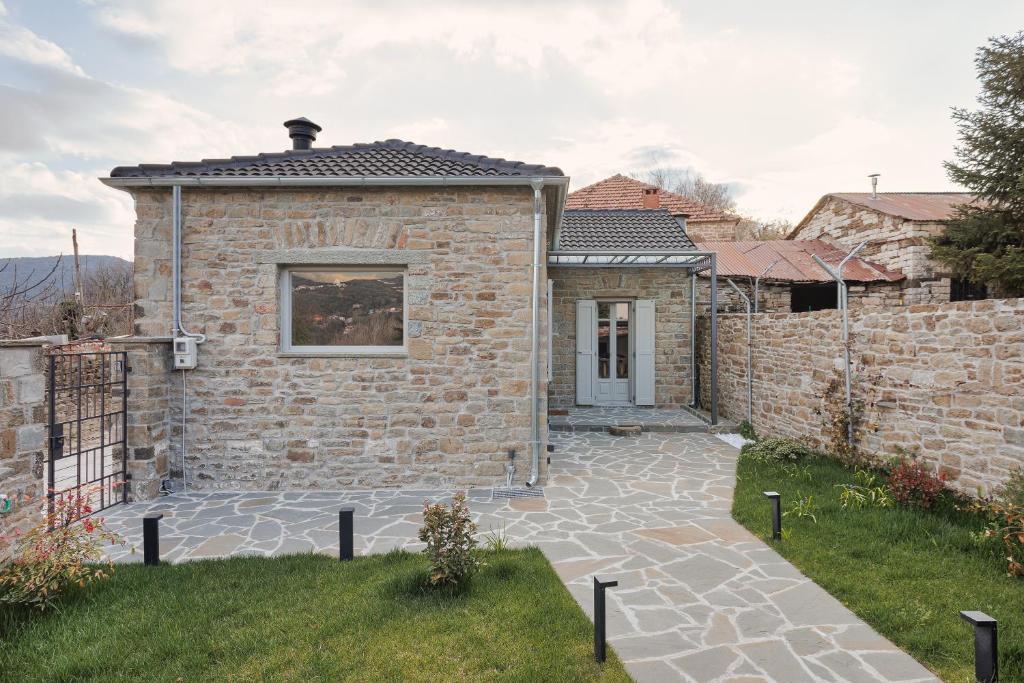 LozArt Traditional Stone House photo 4
