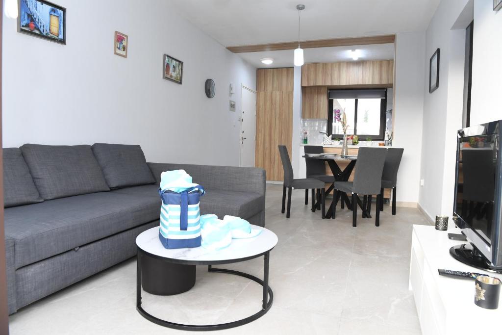 Alexis Apartments - Nice 2-bedroom with swimming pool photo 3