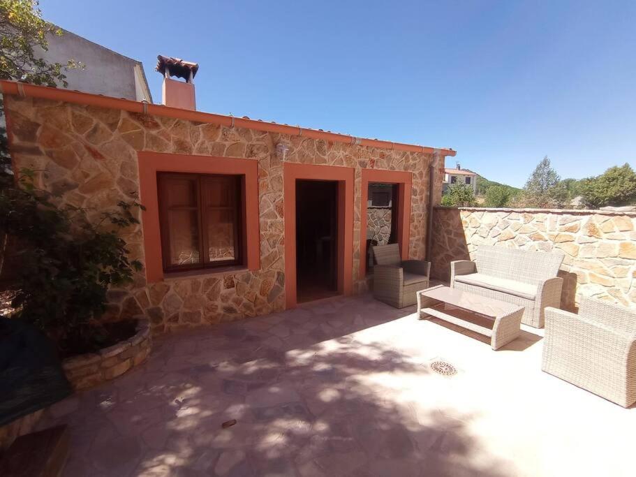 Agradable casa antigua reformada con patio photo 3