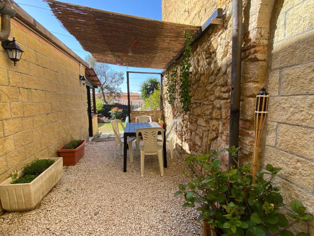 Apartment Angolino di Borgo by Interhome