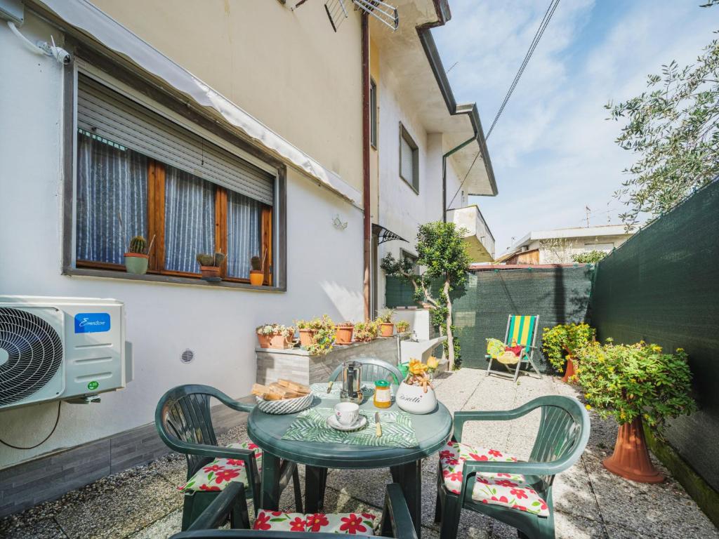 Holiday Home Rita by Interhome