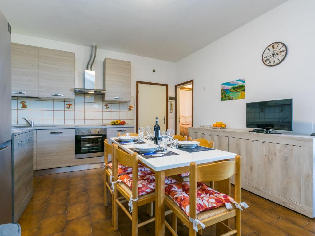 Apartment Appartamento La Cecinese by Interhome photo 2