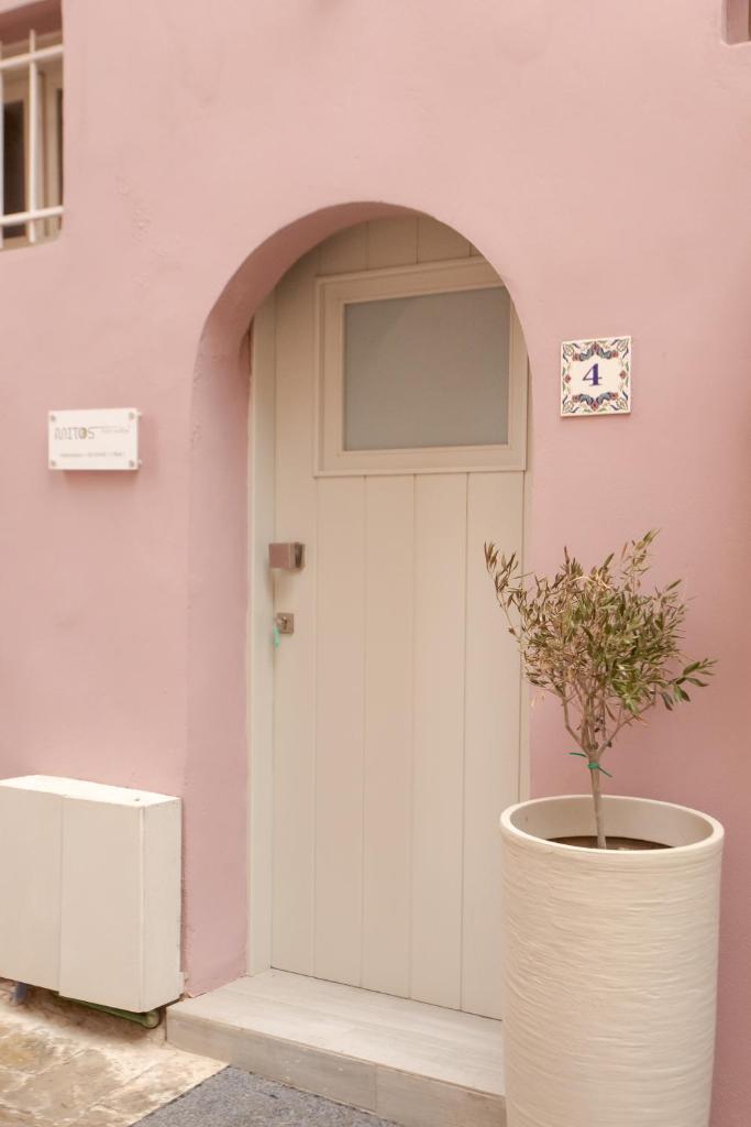 Mitos mini suites