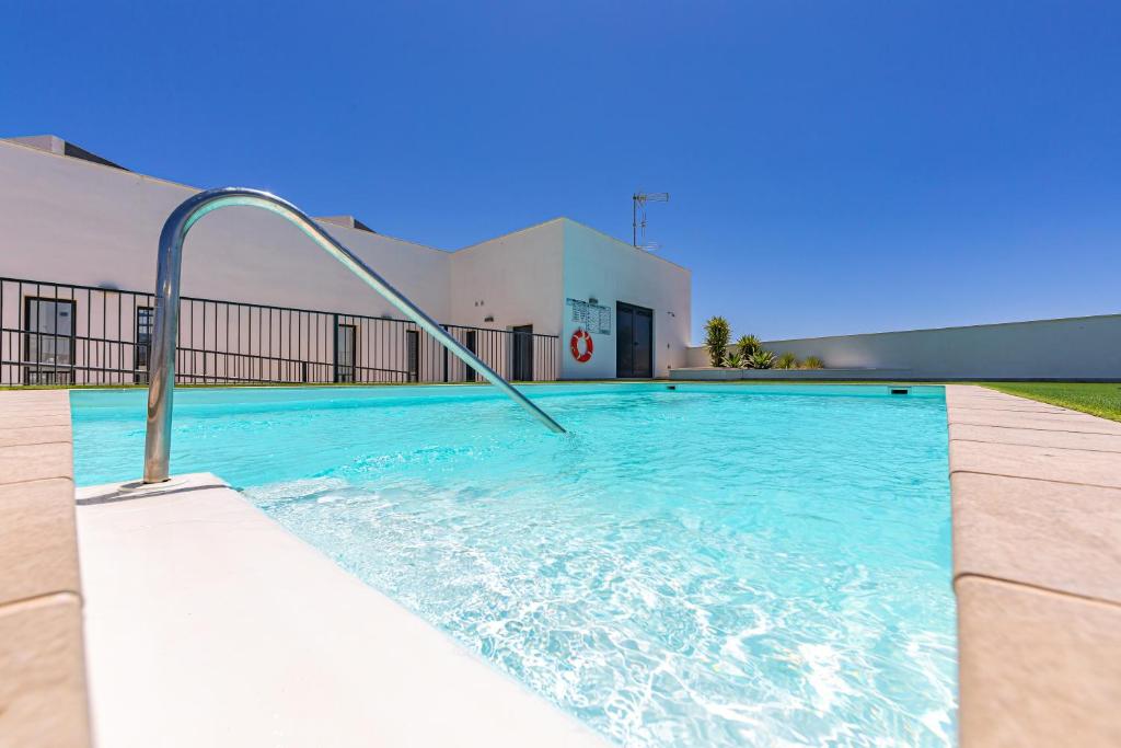 Large terrace, swimming pool, private garage and fiber photo 2
