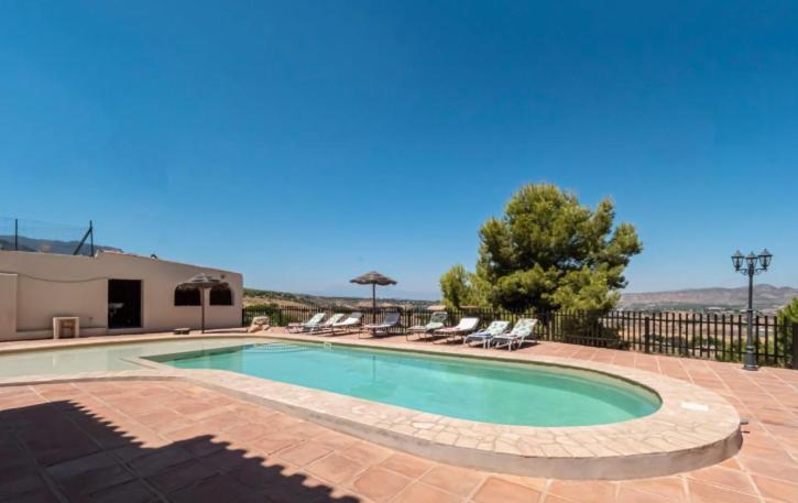Preciosa villa con gran piscina y fabulosas vistas photo 2