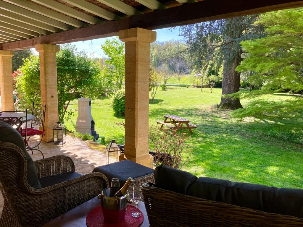 Le Petit Chateau - adults only property photo 4