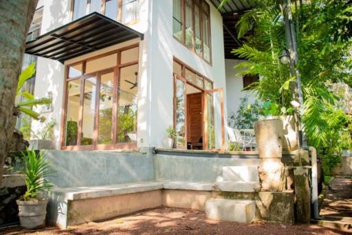 Villa by the Lake Colombo Nawala photo 3