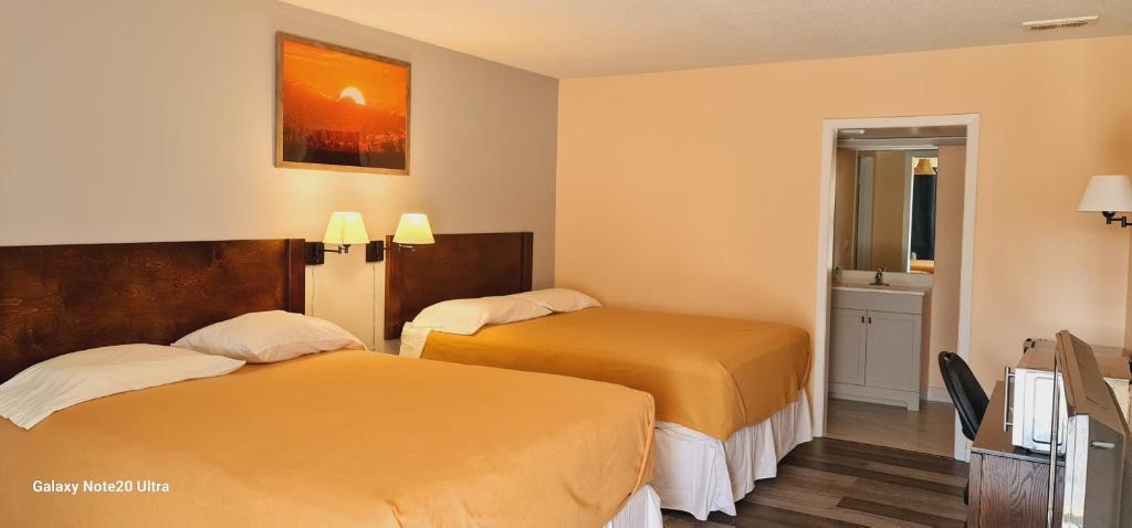 Town'n Country Motor Inn photo 1
