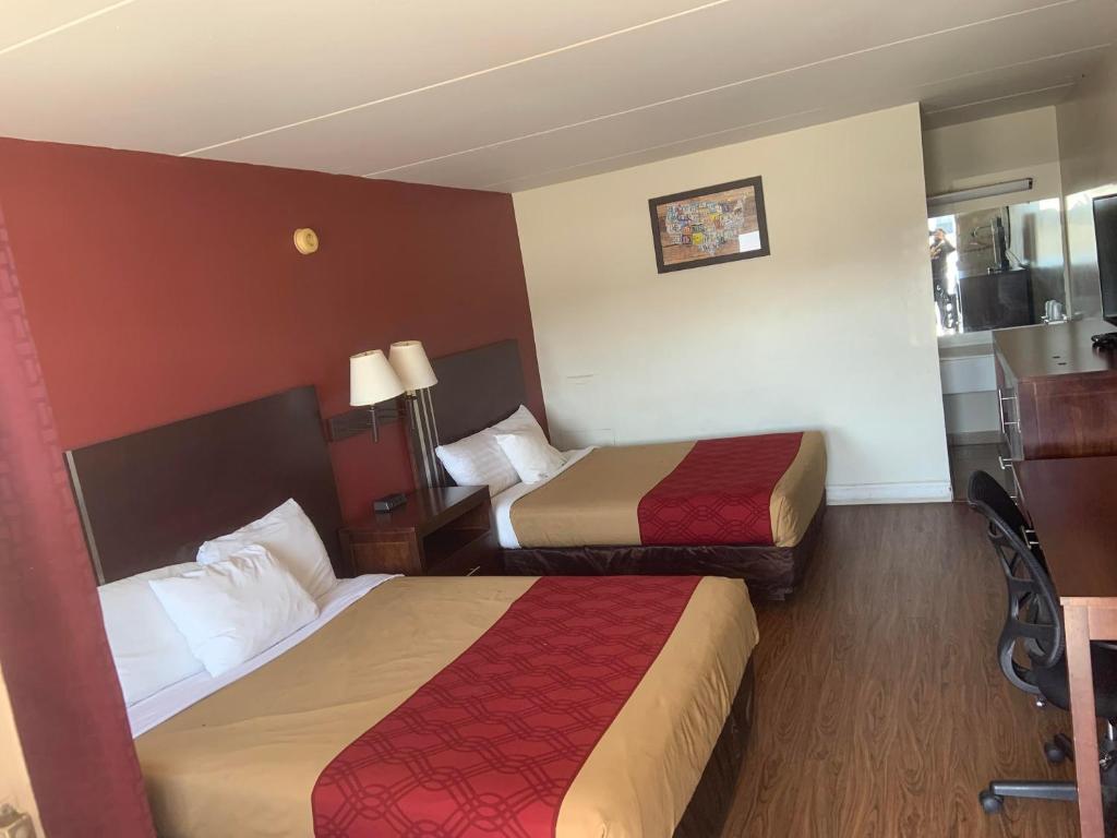 Kings Inn Motel image