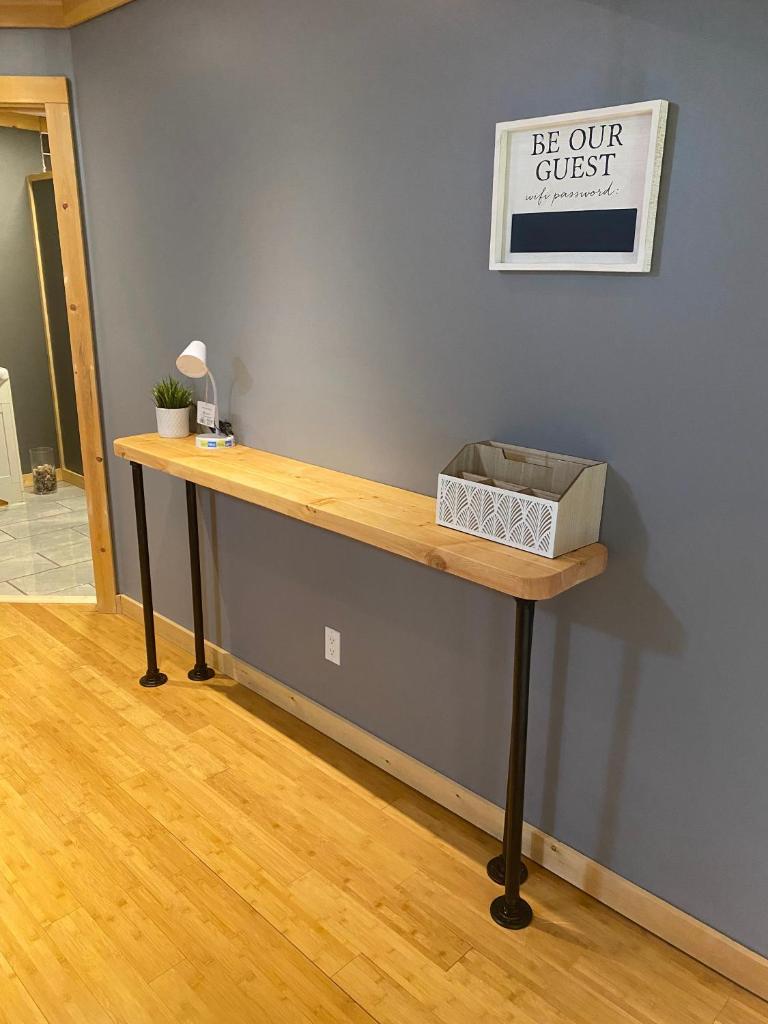 modern one bedroom suite photo 2