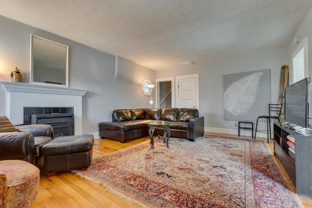 Denver Home with Fireplace - Near Golf and Restaurants photo 3