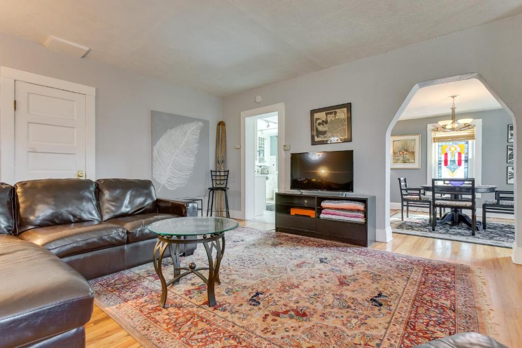 Denver Home with Fireplace - Near Golf and Restaurants photo 4