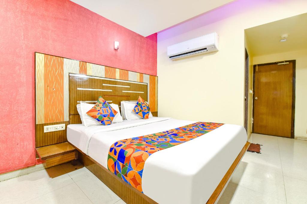 FabHotel Kadamb Inn photo 1
