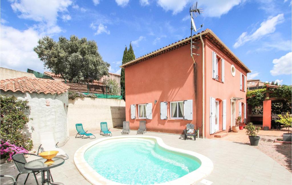 Awesome Home In Martigues With Outdoor Swimming Pool, Wifi And 3 Bedrooms