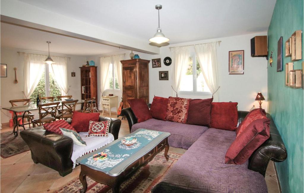 Awesome Home In Martigues With Outdoor Swimming Pool, Wifi And 3 Bedrooms photo 2