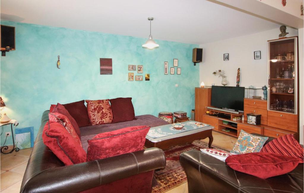 Awesome Home In Martigues With Outdoor Swimming Pool, Wifi And 3 Bedrooms photo 3
