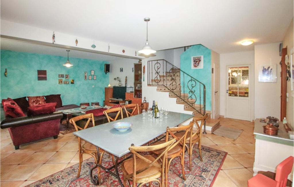 Awesome Home In Martigues With Outdoor Swimming Pool, Wifi And 3 Bedrooms photo 4