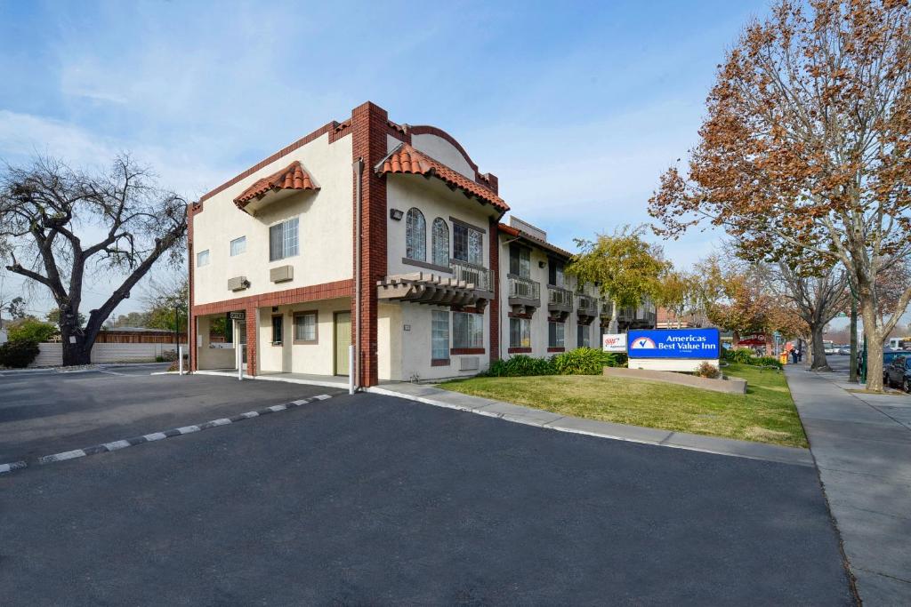 Americas Best Value Inn San Jose Convention Center image