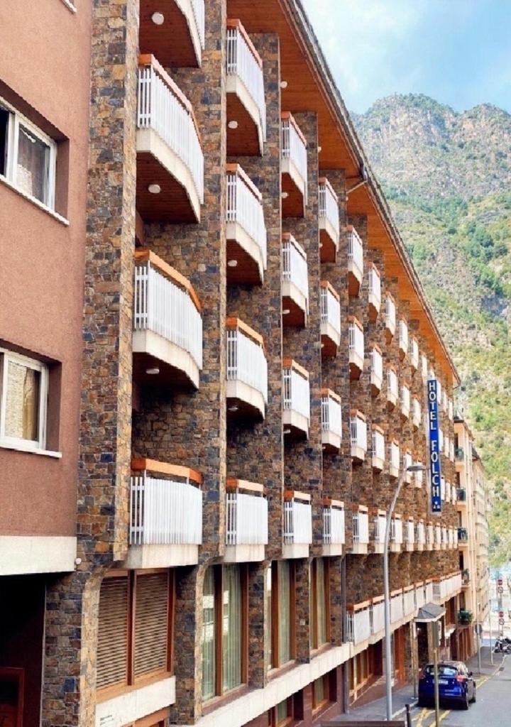{
  "en-gb": "Hotel Folch"
}