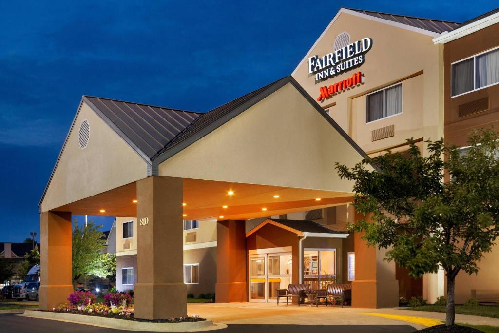Fairfield Inn & Suites Lansing West image
