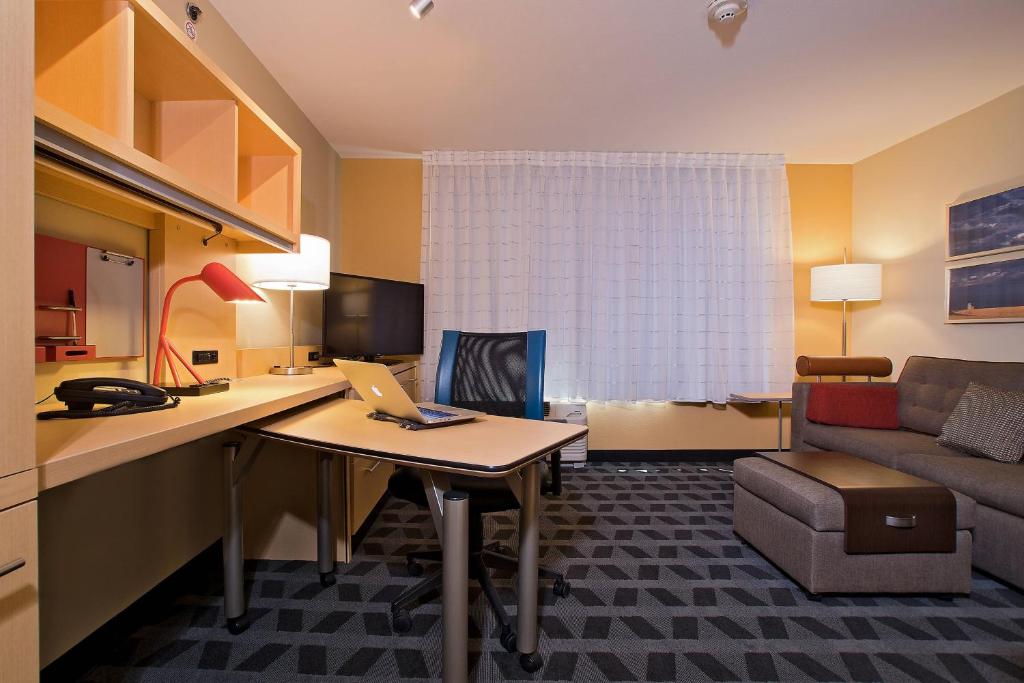 TownePlace Suites by Marriott Dodge City image