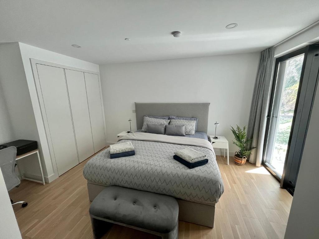 Modern Apartment with Spa and Pool photo 4