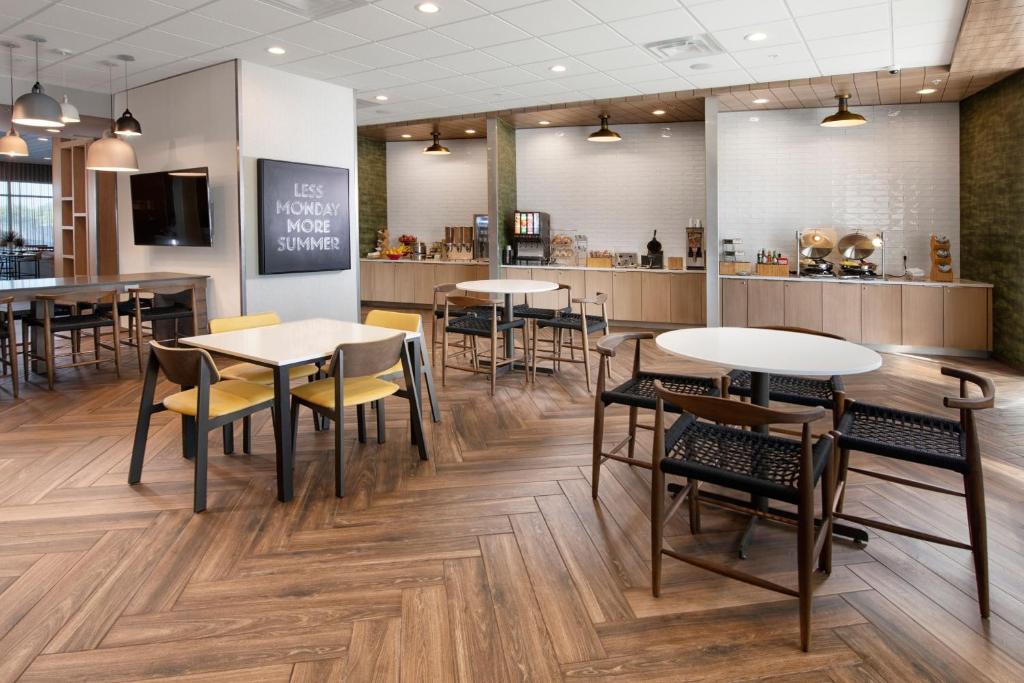 Fairfield by Marriott Inn & Suites Dallas East photo 3