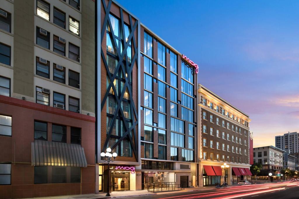 Moxy San Diego Downtown/Gaslamp Quarter image