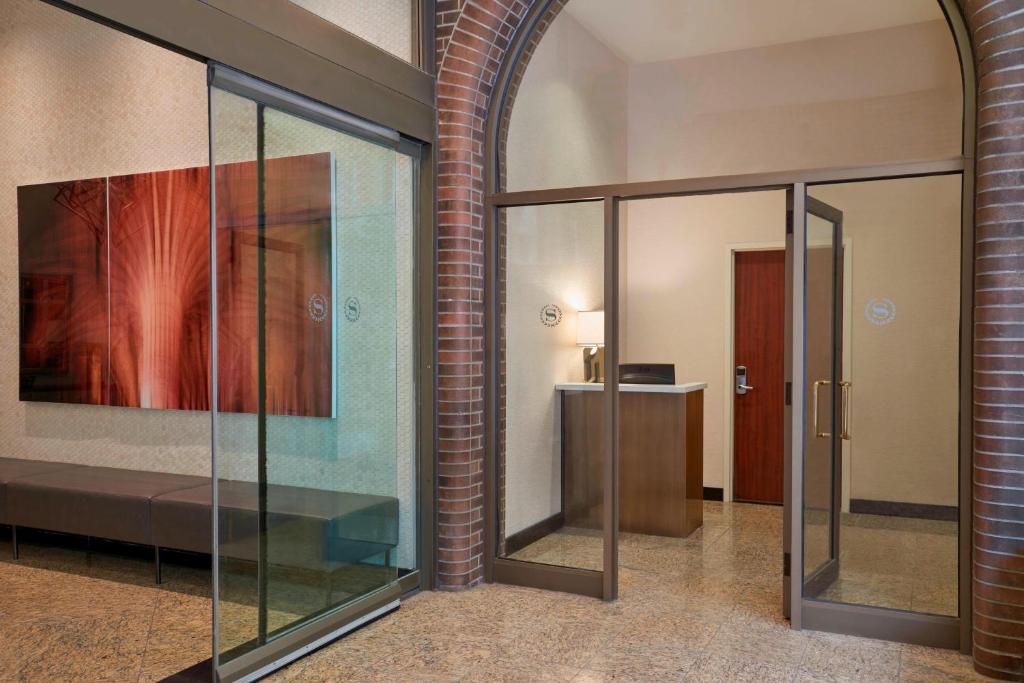 Sheraton Ottawa Hotel photo 2
