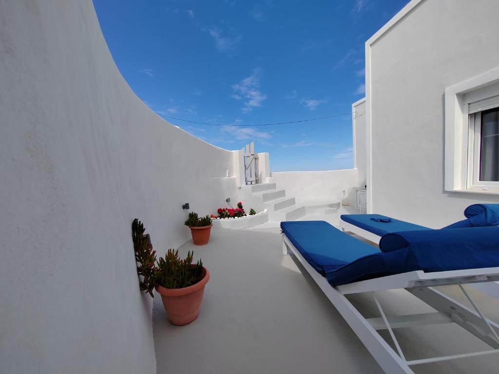 White Swallow Suite Santorini photo 2