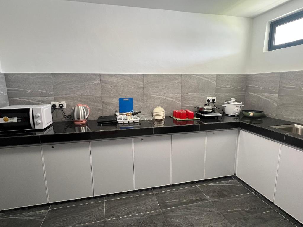BayView Villas Condo - Premium Unit photo 4