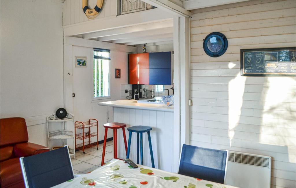 Stunning Home In Naujac-sur-mer With Wifi And 3 Bedrooms photo 3