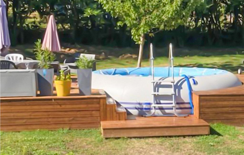 Nice Home In Baurech With Outdoor Swimming Pool, 3 Bedrooms And Wifi photo 2