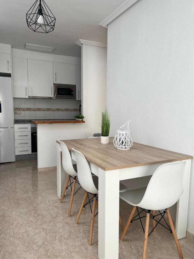 Ático duplex con Vista Mar y Terraza Privada a 200m de la playa hasta 6 personas photo 4