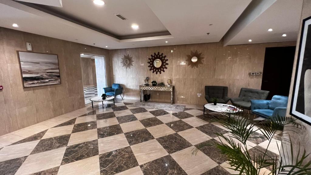 Stunning high floor Ocean front Retreat with Panoramic Sea Views for Rent photo 4